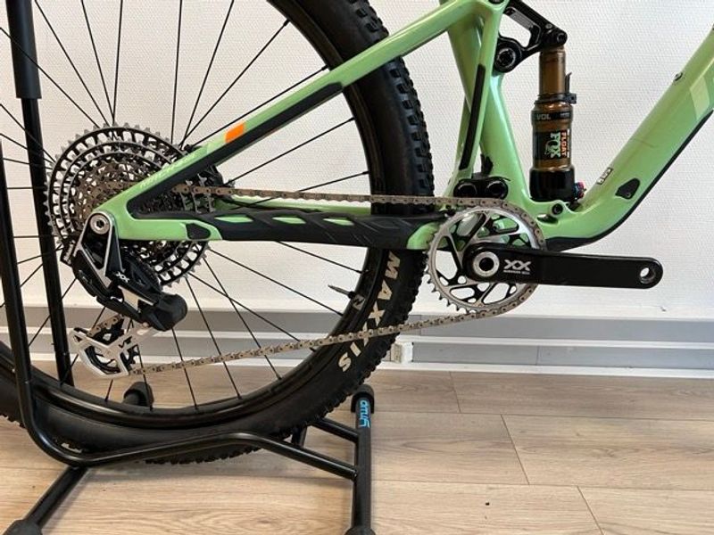 Used Pivot Mach 4 SL Team XX1 AXS 2024 Mountainbike, Green — image 3 of 8