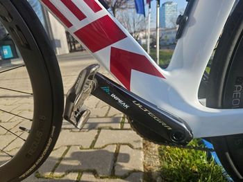 Used Trek Trek Madone SLR 6 disc Speed 2020 Road & Gravel, White — image 7 of 15