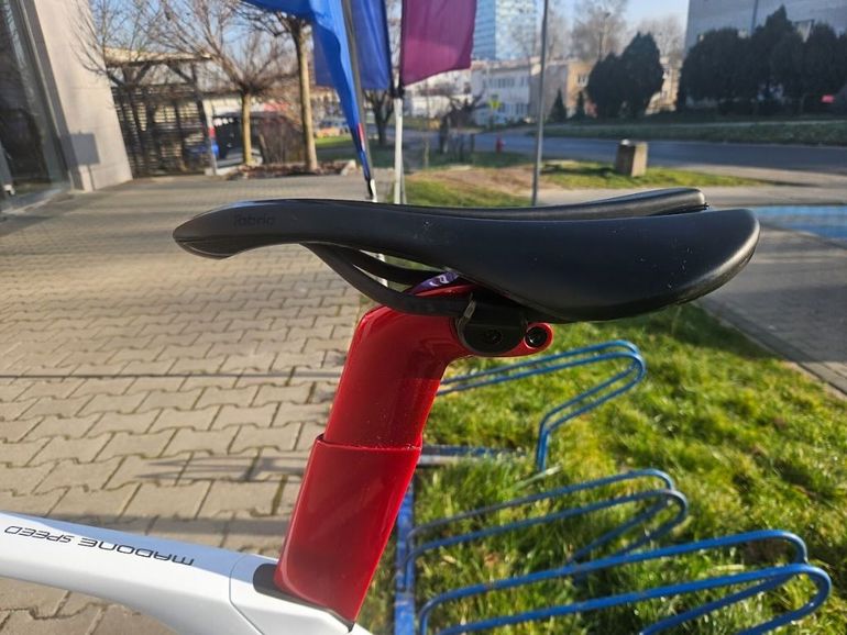 Used Trek Trek Madone SLR 6 disc Speed 2020 Road & Gravel, White — image 8 of 15