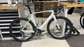Brugt Canyon Aeroadd 2023 zie 2023 Road & Gravel — billede 2 af 3