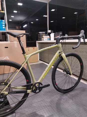 Używany Pinarello Granger X3 Disc 2023 2023 Road & Gravel — zdjęcie 3 z 5