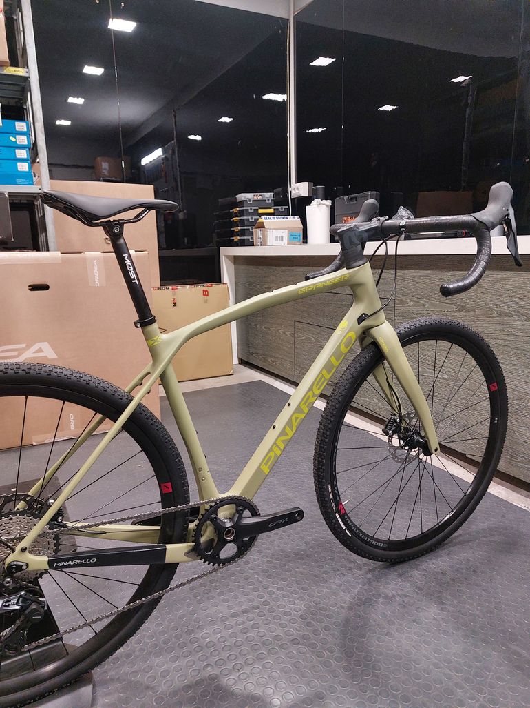 Używany Pinarello Granger X3 Disc 2023 2023 Road & Gravel — zdjęcie 3 z 5