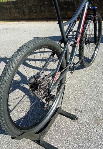 Used Specialized Epic Comp 2019 Mountainbike, Black — image 2 of 4