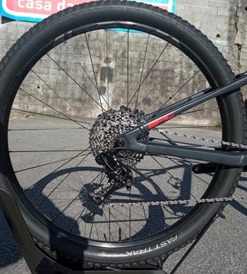 Used Specialized Epic Comp 2019 Mountainbike, Black — image 4 of 4