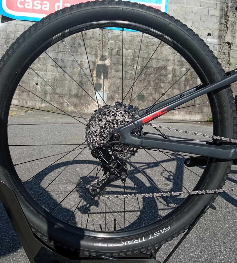 Used Specialized Epic Comp 2019 Mountainbike, Black — image 4 of 4