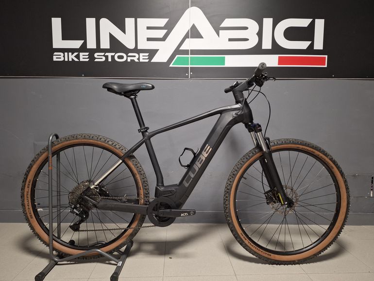 Used CUBE Raction Hybrid One 500 2022 Mountainbike — image 1 of 8