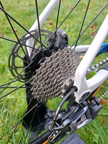Used Canyon Inflite CF SL 6 2022 2022 Road & Gravel, White — image 8 of 17