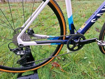 Used Canyon Inflite CF SL 6 2022 2022 Road & Gravel, White — image 9 of 17