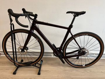 Used Pivot VAULT GRX 2023 Road & Gravel, Red — image 2 of 7