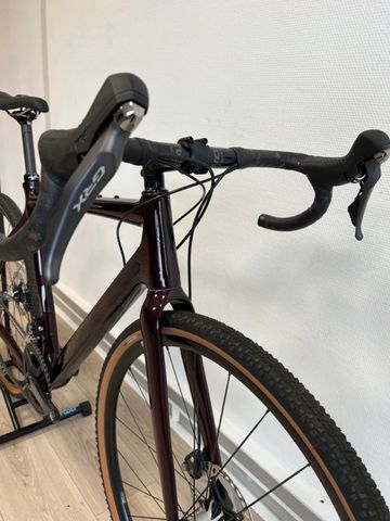 Used Pivot VAULT GRX 2023 Road & Gravel, Red — image 5 of 7