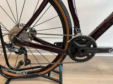 Used Pivot VAULT GRX 2023 Road & Gravel, Red — image 3 of 7