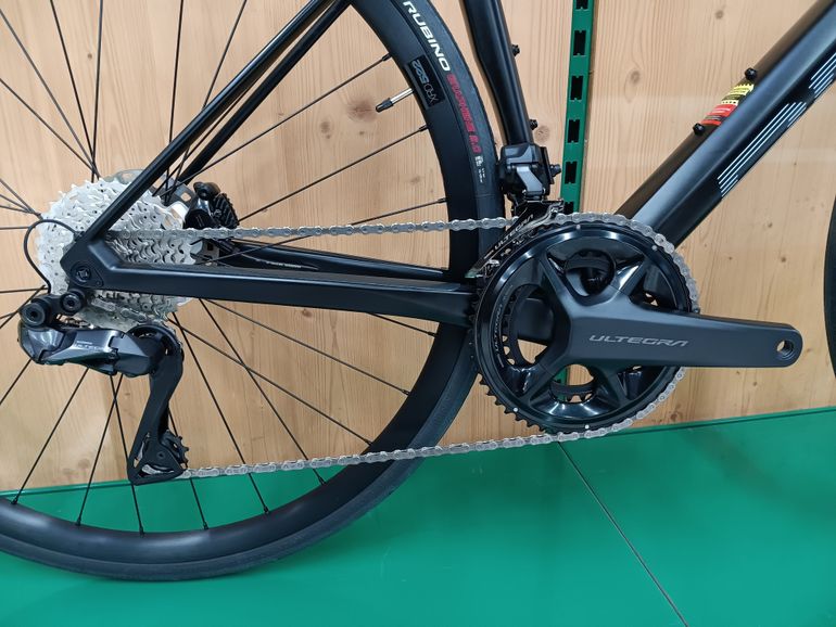 Used BMC Roadmachine THREE 2022 2022 Road & Gravel, Black — image 3 of 3