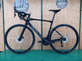 Used BMC Roadmachine THREE 2022 2022 Road & Gravel, Black — image 2 of 3