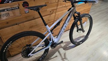 Tweedehands BMC Fourstroke AMP LT ONE 2023 2023 Mountainbike — afbeelding 2 van 3