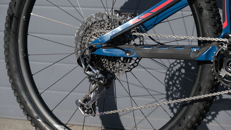 Używany Pivot Shuttle SL Pro X01 2022 2022 Mountainbike — zdjęcie 4 z 13