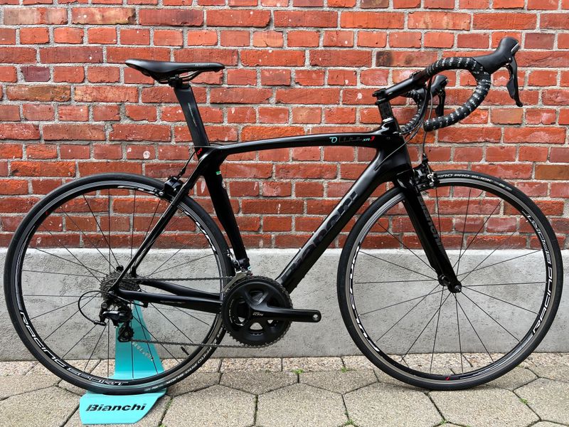 Used Bianchi Oltre XR3 CV Full Carbon/Shimano 105/Disc/Size 55/Fulcrum/Good Condition! 2020 Road & Gravel