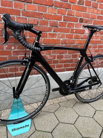 Used Bianchi Oltre XR3 CV Full Carbon/Shimano 105/Disc/Size 55/Fulcrum/Good Condition! 2020 Road & Gravel, Black — image 12 of 14