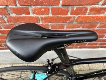 Used Bianchi Oltre XR3 CV Full Carbon/Shimano 105/Disc/Size 55/Fulcrum/Good Condition! 2020 Road & Gravel, Black — image 9 of 14