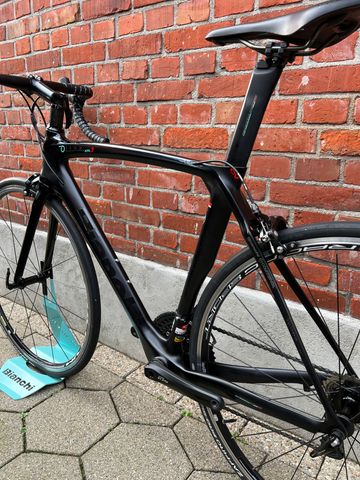 Used Bianchi Oltre XR3 CV Full Carbon/Shimano 105/Disc/Size 55/Fulcrum/Good Condition! 2020 Road & Gravel, Black — image 13 of 14
