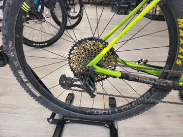 Used Cannondale F-Si Carbon 2 2018 2018 Mountainbike, Green, 27.5, 29 — image 5 of 8