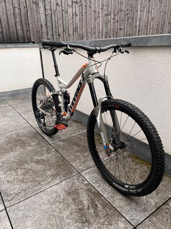 Used Stevens Sledge Max 2018 Mountainbike, Light Gray — image 1 of 15