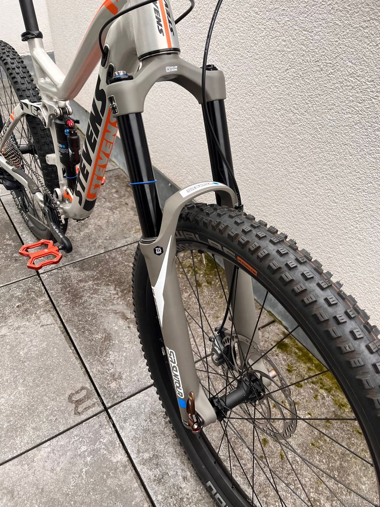 Used Stevens Sledge Max 2018 Mountainbike, Light Gray — image 15 of 15