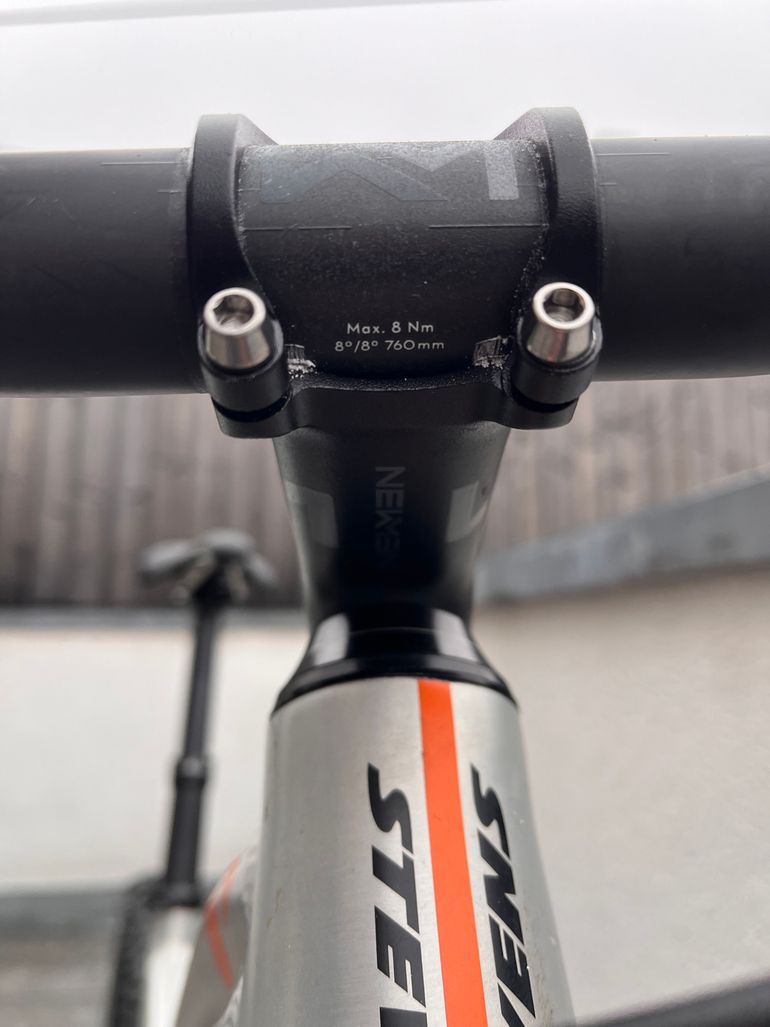 Used Stevens Sledge Max 2018 Mountainbike, Light Gray — image 10 of 15