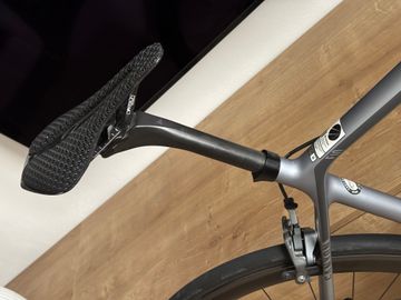 Used Canyon Ultimate CF SL 9.0 7, 45kg 2016 Road & Gravel, Light Gray — image 3 of 4