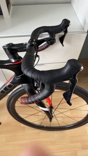 Gebrauchtes Pinarello Dogma F8 2018 Road & Gravel, Schwarz — Bild 5 von 11