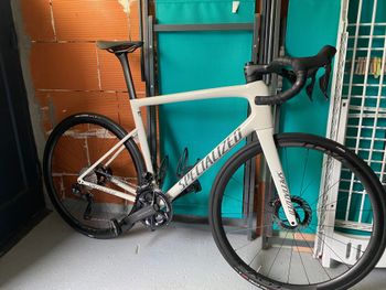 Used Specialized Tarmac SL8 Pro - Ultegra Di2 2025 2025 Road & Gravel — image 1 of 5