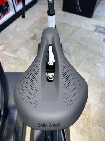 Used Whistle Vaero 105 12 speed 2025 Road & Gravel, Black — image 4 of 6