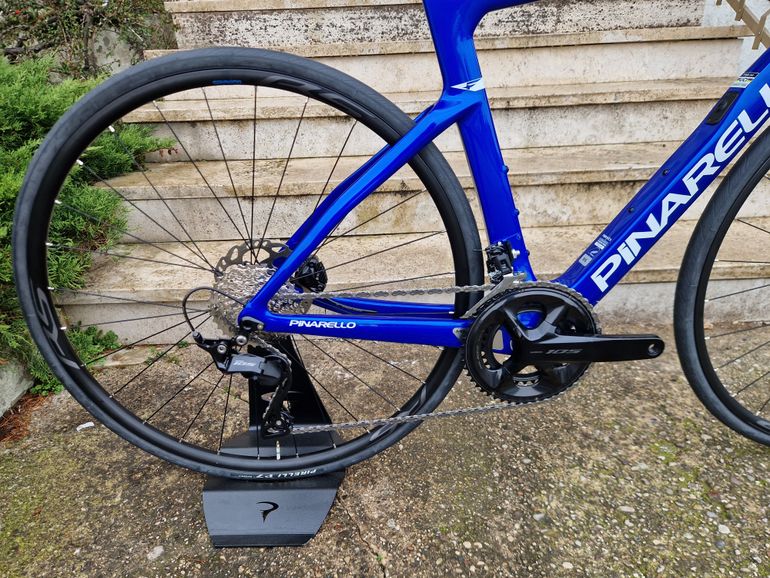 Used Pinarello F1 105 12s 2025 Road & Gravel, Black — image 3 of 7