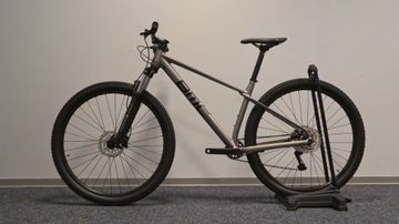 BMC Twostroke AL SIX 2023 2023 Mountainbike usato, Grigio chiaro — immagine 3 di 3