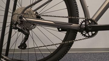 BMC Twostroke AL SIX 2023 2023 Mountainbike usato, Grigio chiaro — immagine 2 di 3