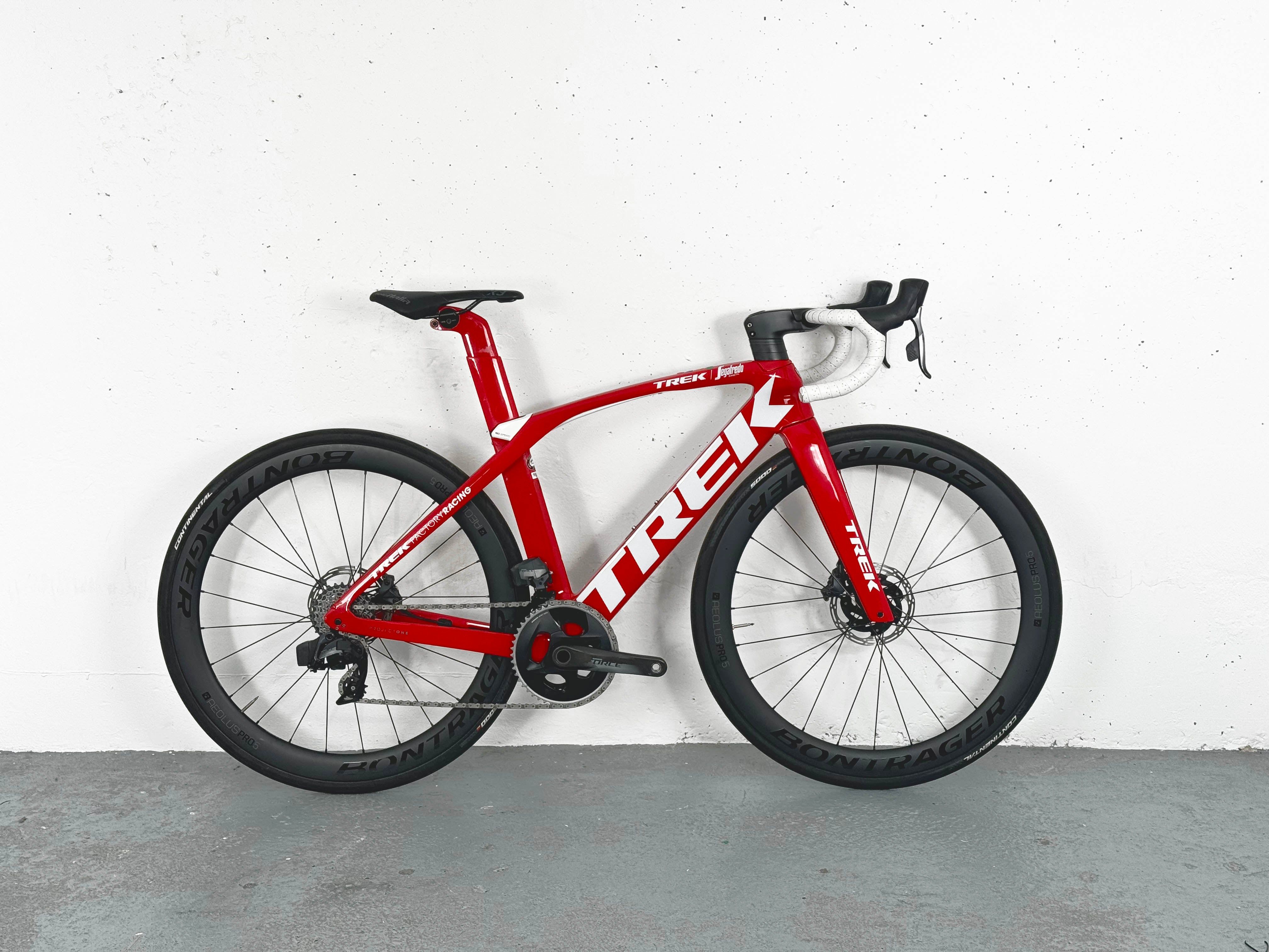 Trek Trek Madone SLR Sram Force AXS Taille 52 / Roues Bontrager