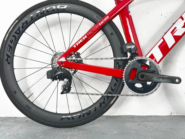 Used Trek Madone SLR Sram Force AXS Taille 52 / Roues Bontrager Aeolus Pro S 2020 Road & Gravel, Black — image 3 of 4