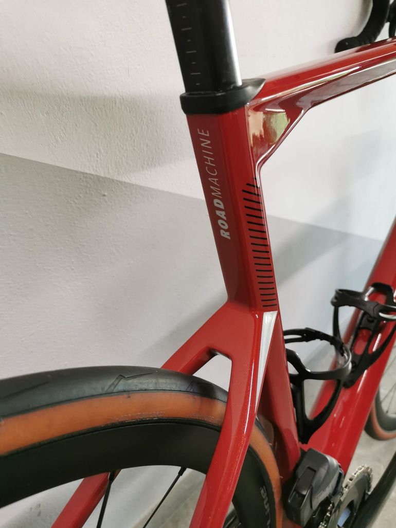 Używany BMC Roadmachine ONE 2021 2021 Road & Gravel — zdjęcie 2 z 7