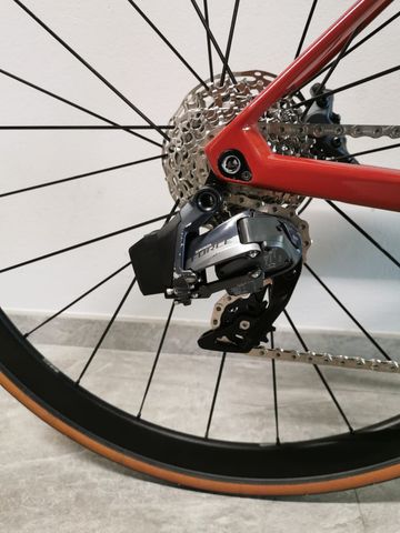 Używany BMC Roadmachine ONE 2021 2021 Road & Gravel — zdjęcie 3 z 7