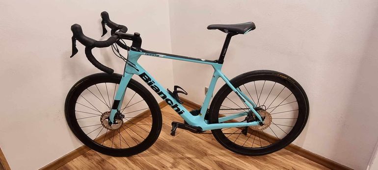 Bianchi Infinito XE Ultegra used in 55 cm | buycycle