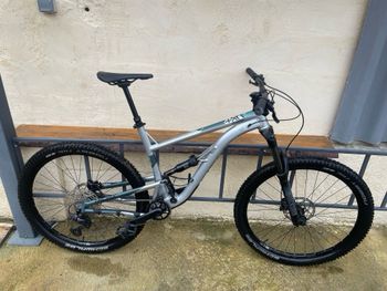 Used Kellys THORX 10 29" 2024 2024 Mountainbike, Light Gray, 29 — image 1 of 4