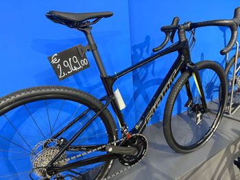Used Giant Revolt Advanced 2 2024 2024 Road & Gravel — image 2 of 5