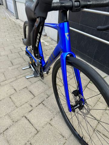 Used Giant Defy Advanced 1 2024 2024 Road & Gravel, Blue — image 4 of 11