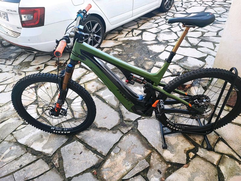 Used Pivot Shuttle Team XTR 2023 2023 Mountainbike, Green, 29 — image 6 of 13