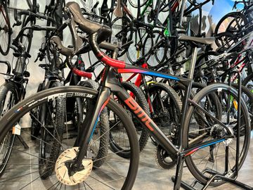 Używany BMC Roadmachine 02 TWO 2018 2018 Road & Gravel — zdjęcie 3 z 3