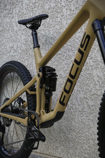 Used Focus SAM 9.9 2022 Mountainbike, Black — image 5 of 9