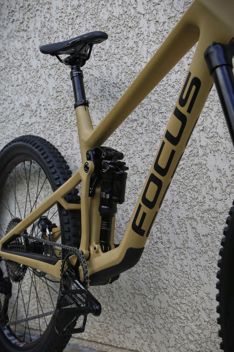 Used Focus SAM 9.9 2022 Mountainbike, Black — image 5 of 9