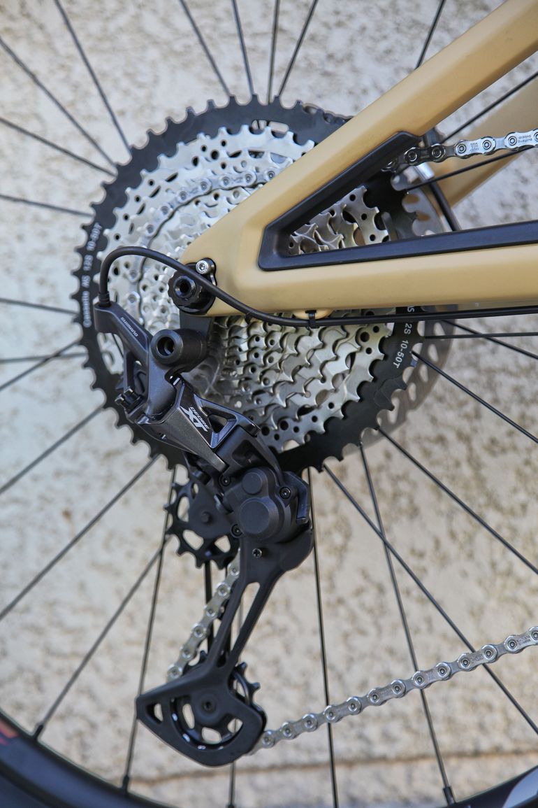 Used Focus SAM 9.9 2022 Mountainbike, Black — image 6 of 9