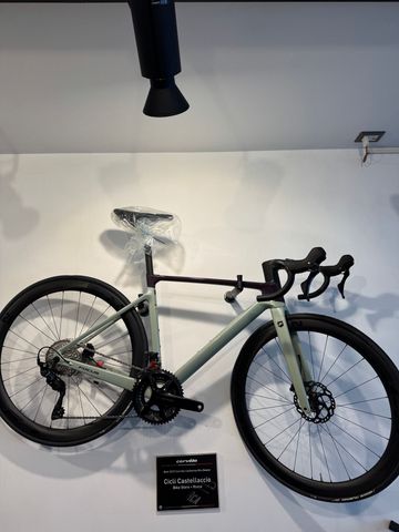 Used Focus IZALCO MAX 8.8 2024 2024 Road & Gravel