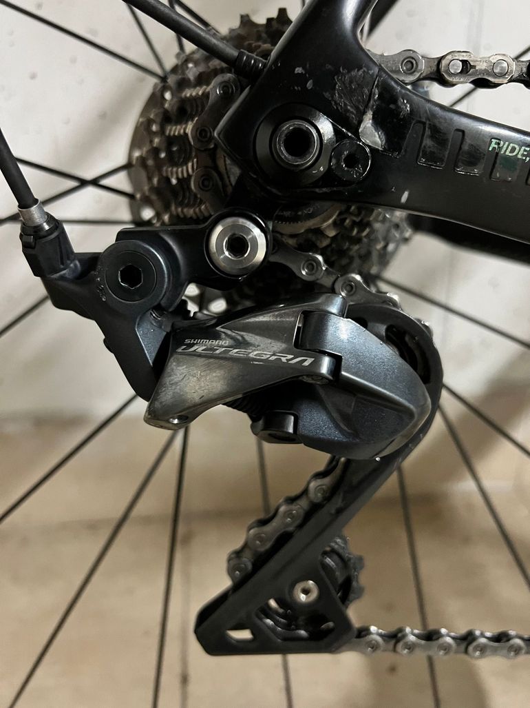 Used Basso Astra Shimano Ultegra 8170 Di2 Disc 2023 2023 Road & Gravel, Black — image 6 of 9