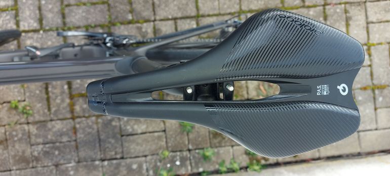 Used Cervélo Caledonia-5 Ultegra Disc 2021 2021 Road & Gravel, Black — image 6 of 13